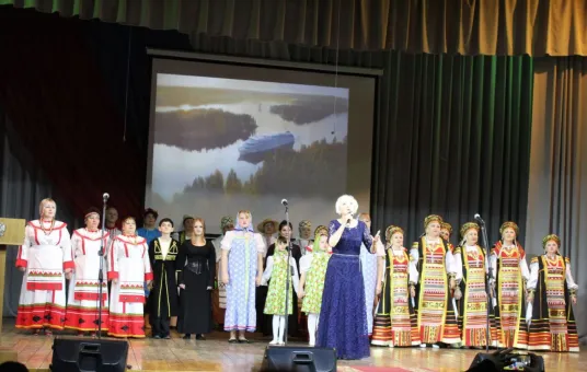 В День народного единства районный фестиваль национальных культур «Национальная палитра» распахнул в ЦНКД "Русь" свои двери